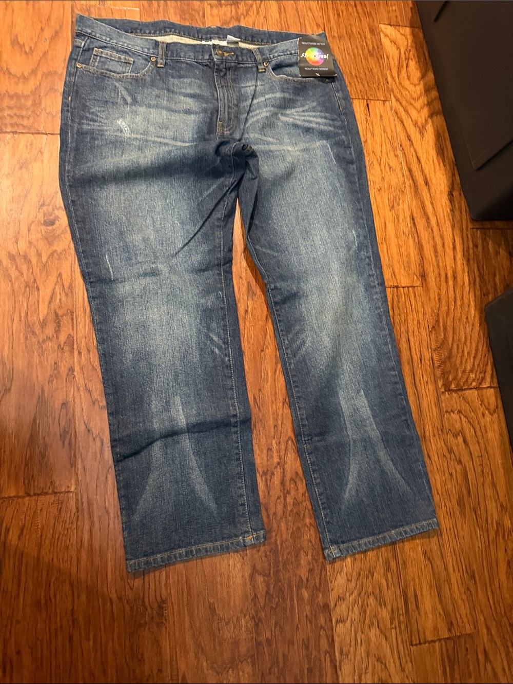 Women's Straight-Leg Jeans in Medium Blue Wash